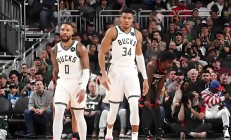 字母哥回归赛场，关键助攻首场状态亮眼，TL观众沸腾！(女篮队员韩旭个人资料)